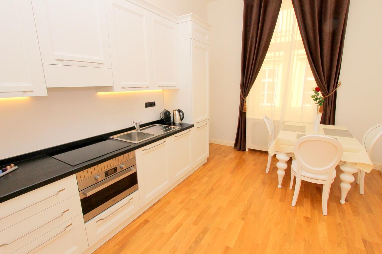 Luxury Apartments Krocinova ปราก ภายนอก รูปภาพ