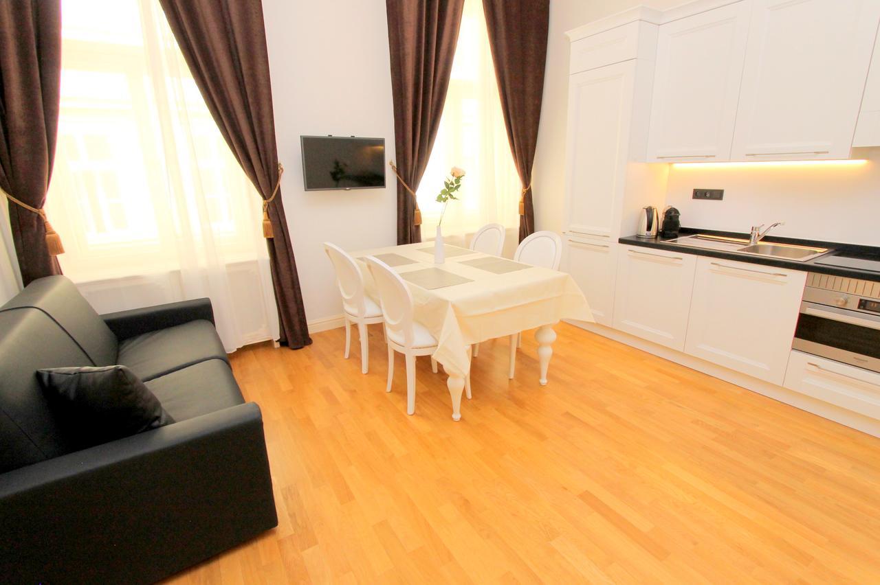Luxury Apartments Krocinova ปราก ภายนอก รูปภาพ